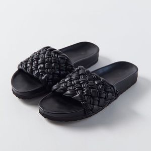Urban Outfitters Slides